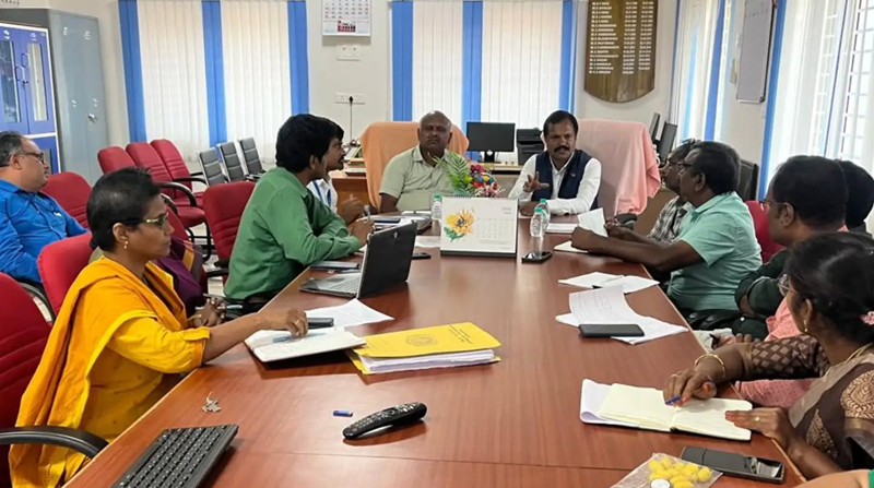 Central Silk Board Member Secretary visits FCRI - BureauGram News